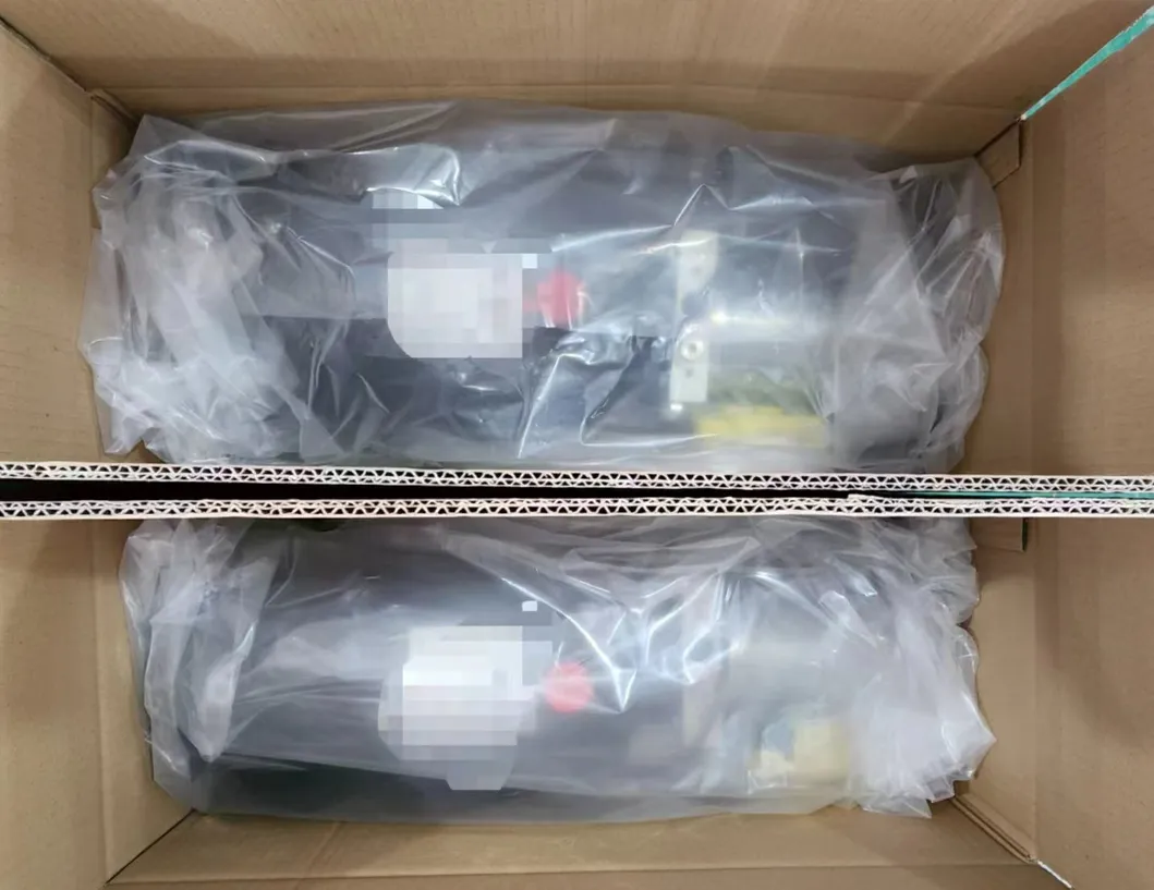 차량과 창고에 쉽게 접근 할 수 있도록 조정 가능한 가위 리프트 테이블 3